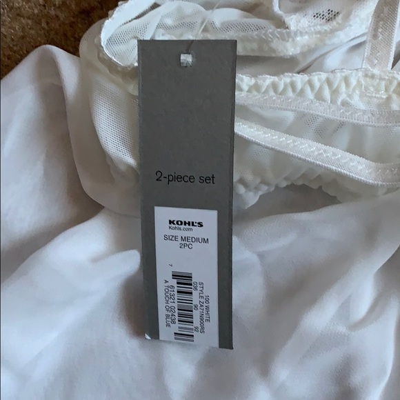 Lingerie - Picture 3 of 3